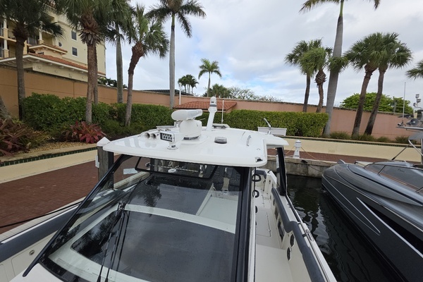 2021 Boston Whaler 42