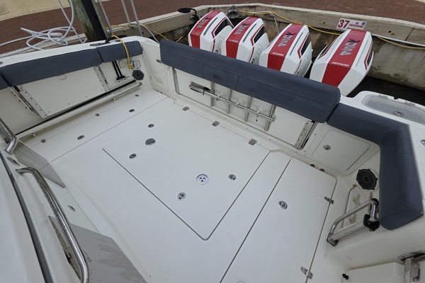 2021 Boston Whaler 420 Outrage BFT-Profile