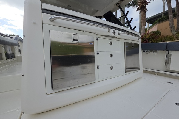 2021 Boston Whaler 420 Outrage BFT-Profile