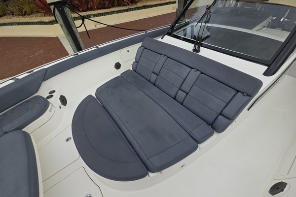 2021 Boston Whaler 42