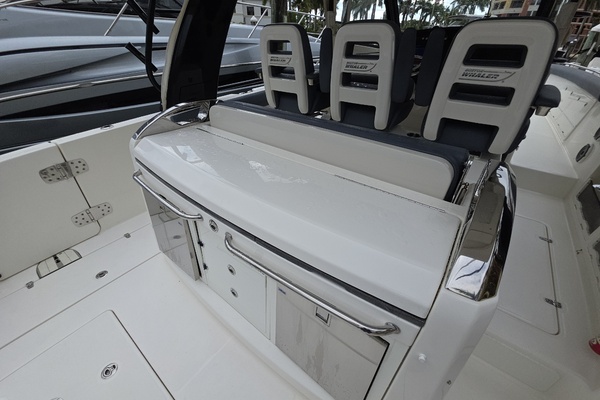2021 Boston Whaler 420 Outrage BFT-Profile