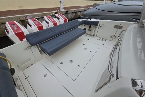 2021 Boston Whaler 420 Outrage BFT-Profile