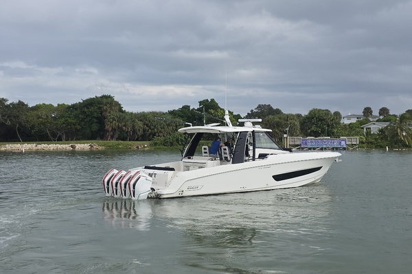 2021 Boston Whaler 420 Outrage BFT- Profile