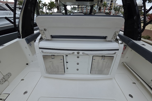2021 Boston Whaler 420 Outrage BFT-Profile