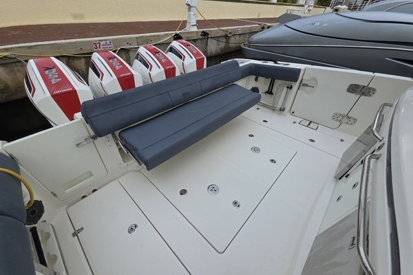 2021 Boston Whaler 42