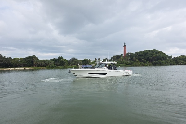 2021 Boston Whaler 42