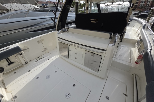 2021 Boston Whaler 420 Outrage BFT-Profile