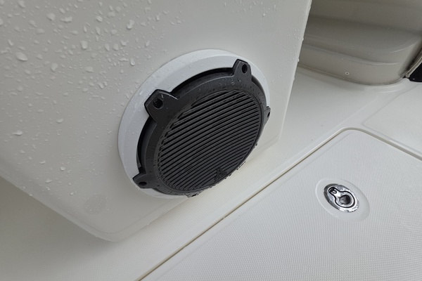 2021 Boston Whaler 420 Outrage BFT-Profile