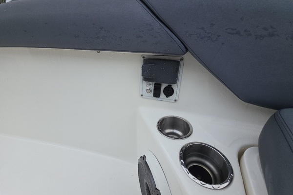 2021 Boston Whaler 42