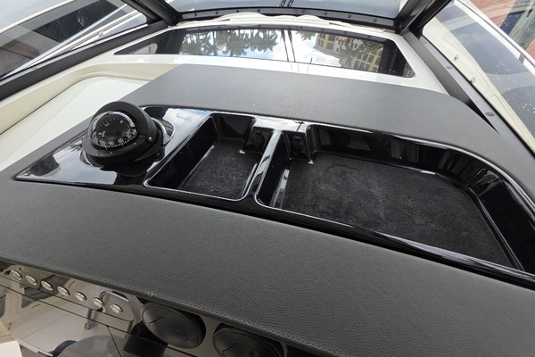 2021 Boston Whaler 420 Outrage BFT-Profile