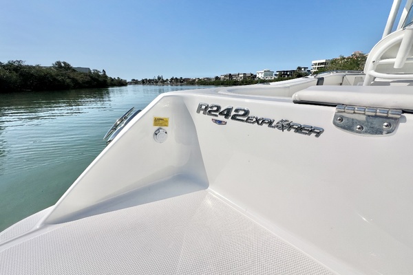 24ft Robalo Yacht For Sale