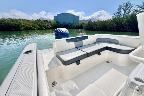 24ft Robalo Yacht For Sale
