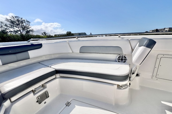 24ft Robalo Yacht For Sale