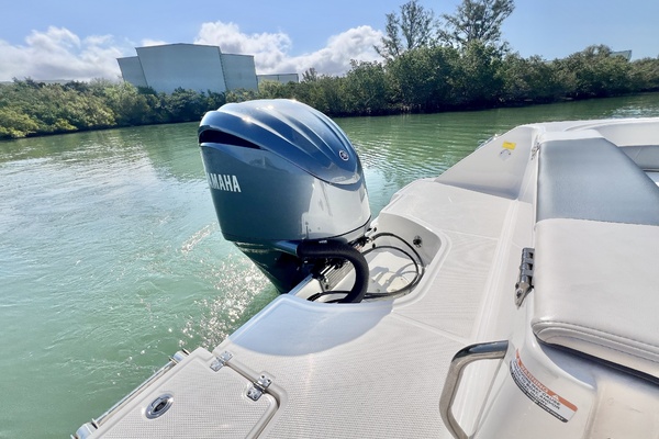 24ft Robalo Yacht For Sale
