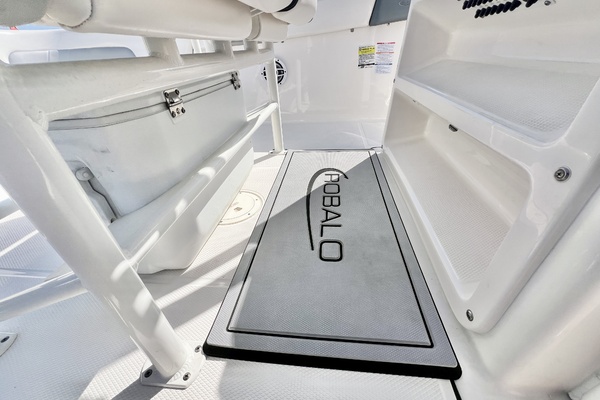 24ft Robalo Yacht For Sale