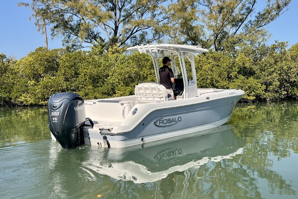 24ft Robalo Yacht For Sale