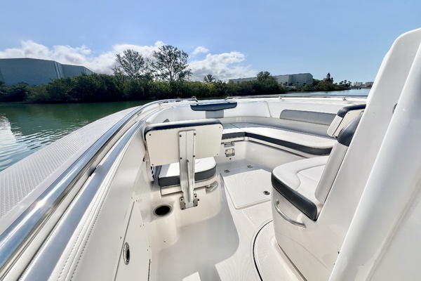24ft Robalo Yacht For Sale