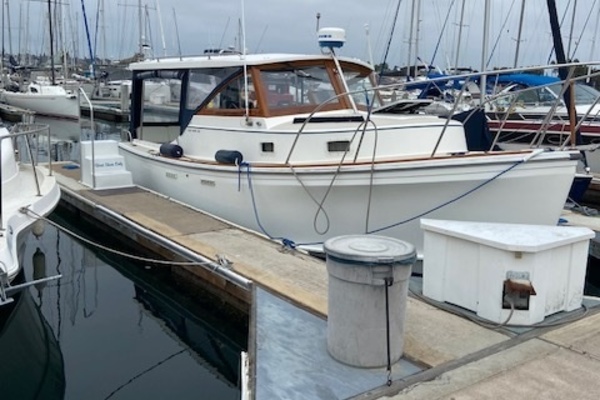 LAST COMMAND 28ft Cape Dory Yacht For Sale