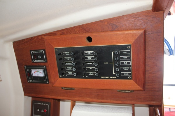 Cape Dory 28 FISHERMAN HARDTOP Yacht For Sale