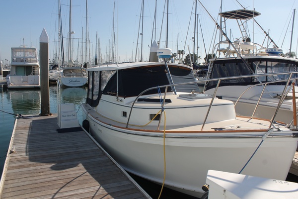 LAST COMMAND 28ft Cape Dory Yacht For Sale