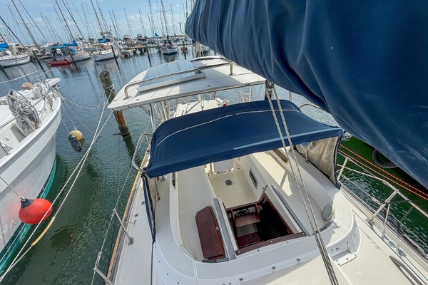 Good Stories 38ft Pearson Yacht For Sale