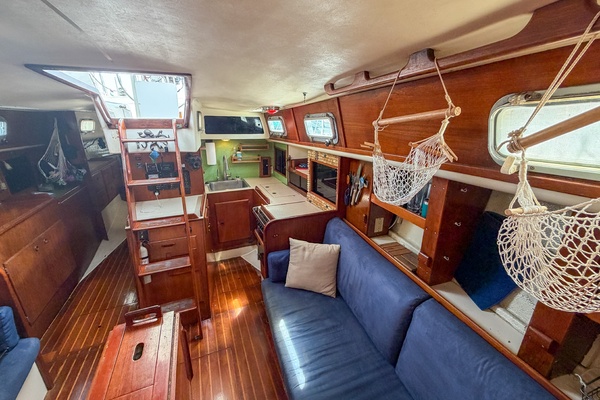 Good Stories 38ft Pearson Yacht For Sale