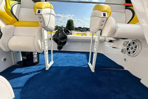 Photo of the 2001 Donzi Daytona 38 ZF "Jaw Dropper"