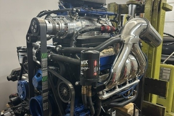 Photo of the 2001 Donzi Daytona 38 ZF "Jaw Dropper"