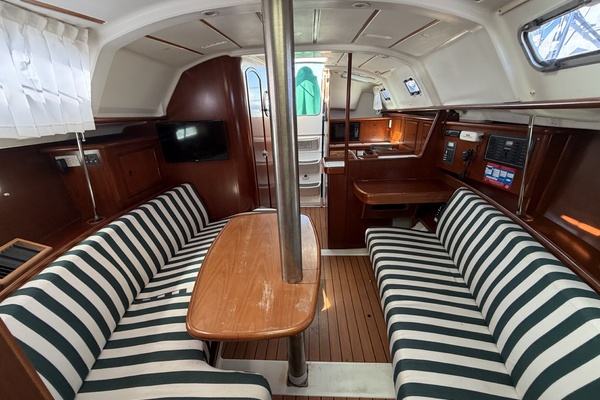 Bouboulina 33ft Beneteau Yacht For Sale