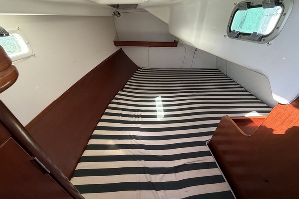 Photo of the 2003 Beneteau 331 "Bouboulina"