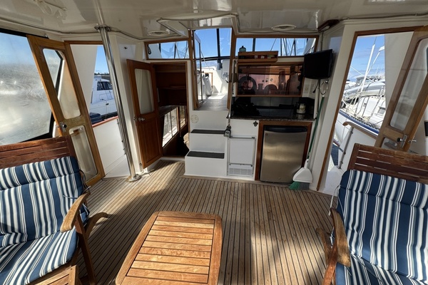 The Other Side  47ft Lien Hwa Yacht For Sale