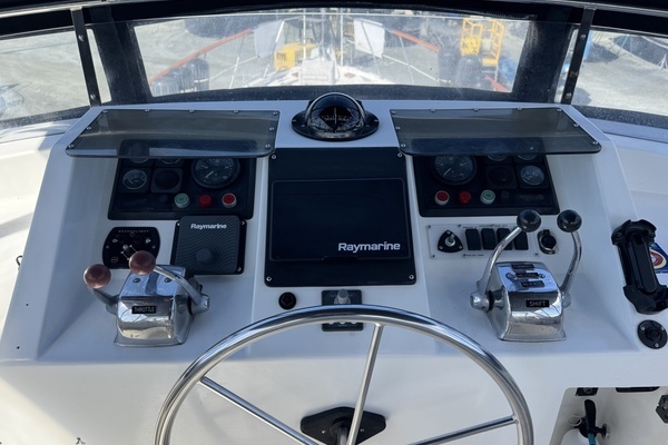 Lien Hwa 47 Yacht For Sale