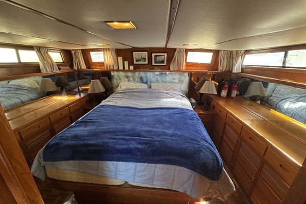 The Other Side  47ft Lien Hwa Yacht For Sale