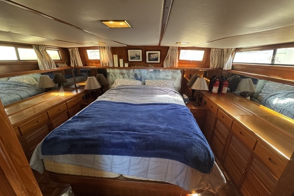 Lien Hwa 47 Yacht For Sale