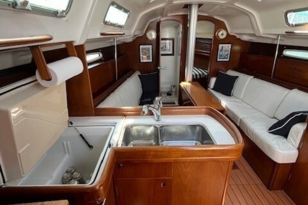 36ft Beneteau Yacht For Sale