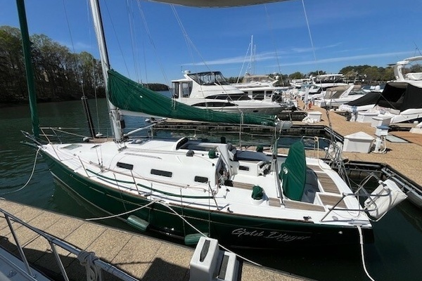 Photo of the 2005 Beneteau First 36.7