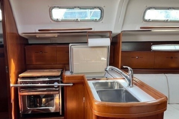 36ft Beneteau Yacht For Sale