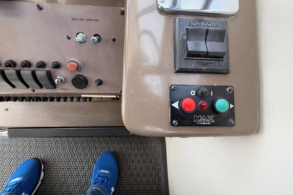 42ft Regal Yacht For Sale