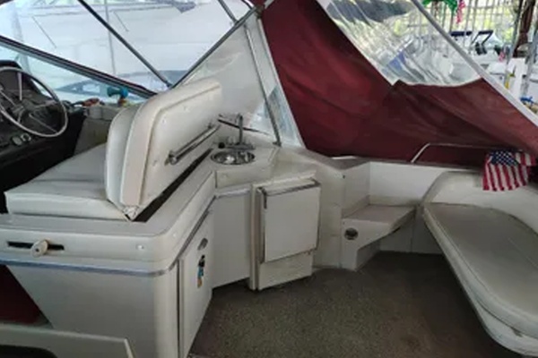 Just a Big Canoe 34ft Wellcraft Yacht For Sale