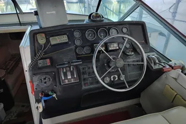 Just a Big Canoe 34ft Wellcraft Yacht For Sale