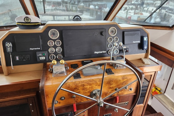 PUDDY TAT III 53ft Hatteras Yacht For Sale