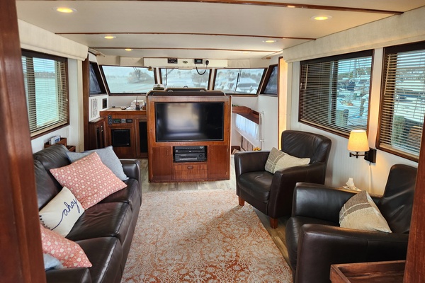 PUDDY TAT III 53ft Hatteras Yacht For Sale