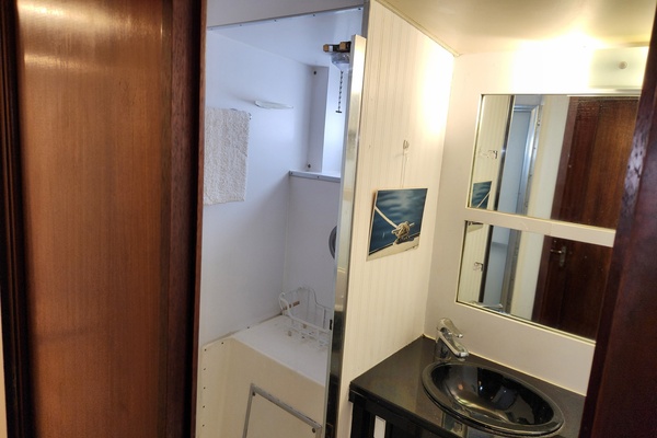 PUDDY TAT III 53ft Hatteras Yacht For Sale