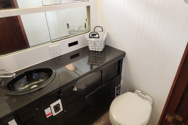 PUDDY TAT III 53ft Hatteras Yacht For Sale