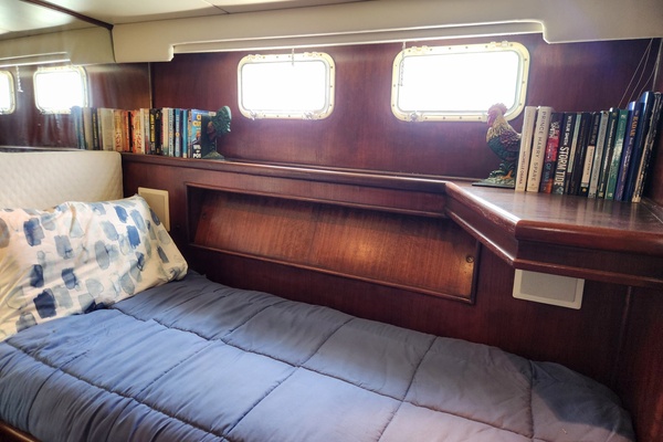 PUDDY TAT III 53ft Hatteras Yacht For Sale