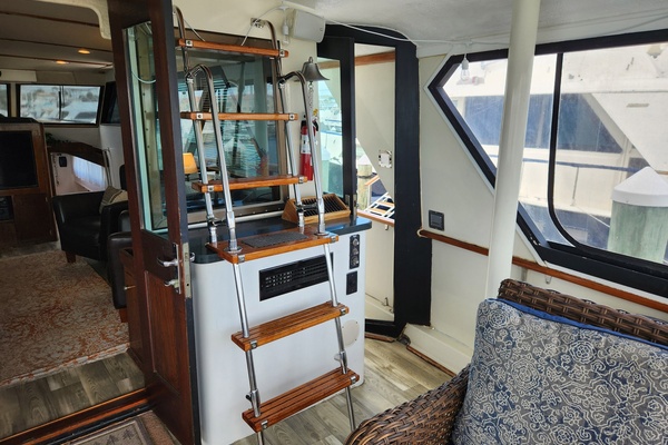 PUDDY TAT III 53ft Hatteras Yacht For Sale