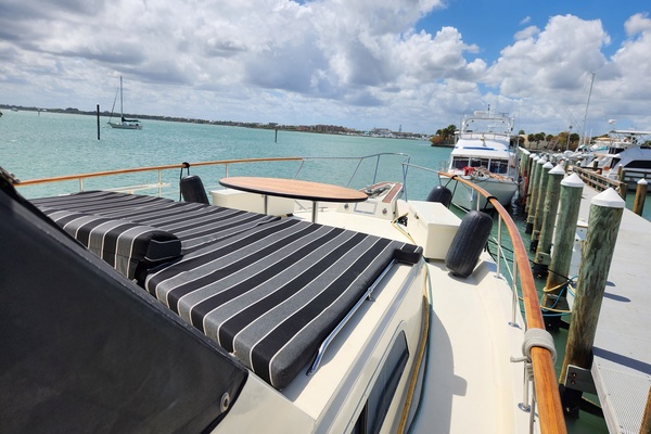 PUDDY TAT III 53ft Hatteras Yacht For Sale