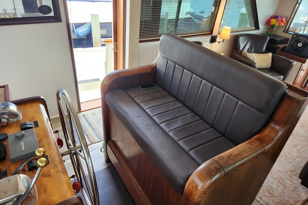 PUDDY TAT III 53ft Hatteras Yacht For Sale