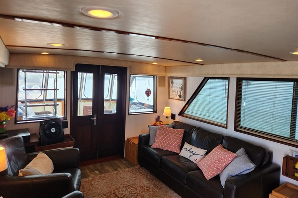 PUDDY TAT III 53ft Hatteras Yacht For Sale