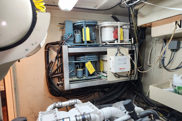 PUDDY TAT III 53ft Hatteras Yacht For Sale